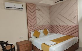 Hotel Nova Inn Near Delhi Airport